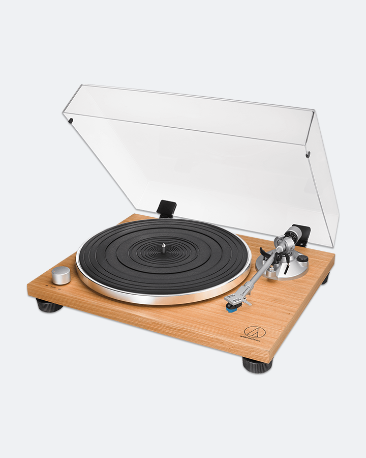 Turntable Package: Audio Technica – AT-LPW30TK Turntable